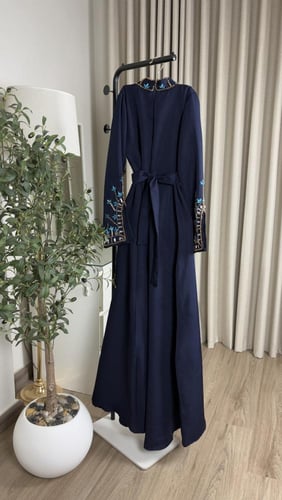 جلابيه كحلي مطرز