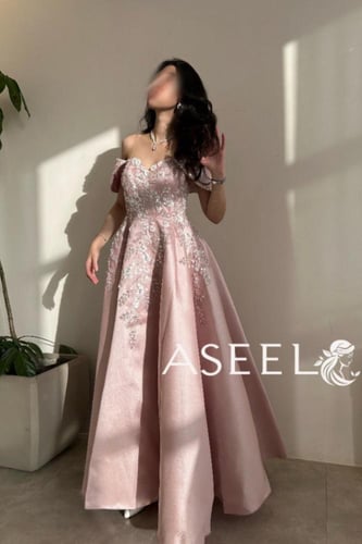 فستان سهره وردي ب خرز تطريز يدوي