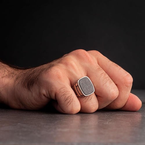خاتم رجالي فضة استرليني مزين بحجر أونيكس أسود
