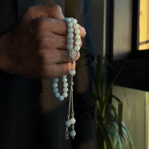 سبحة بحجر الكوارتز اللبني مع شكة فضة 8مل