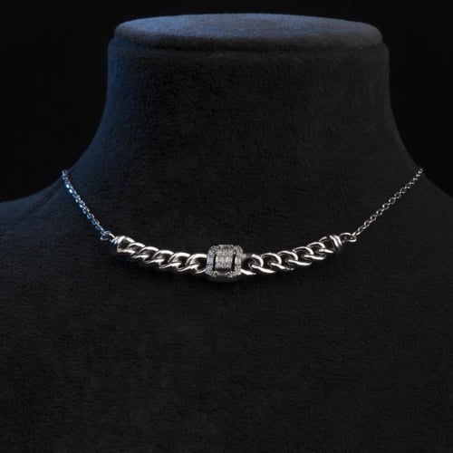 سلسال فضة عيار 925 بتصميم عريض مطعم بحجر الزركون