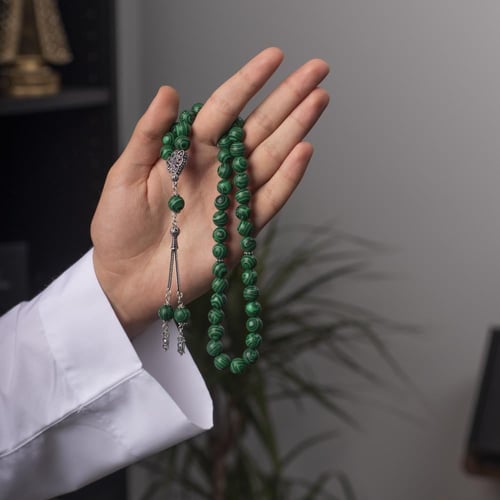 سبحة بحجر ملاكيت مع شكة فضة 10 مل