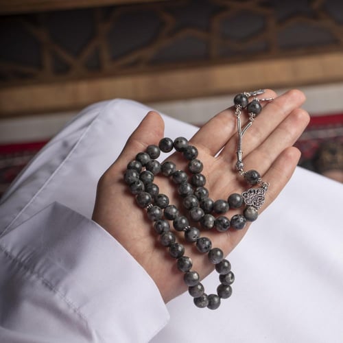 سبحة بحجر لافراكيت مع شكة فضة 10 مل