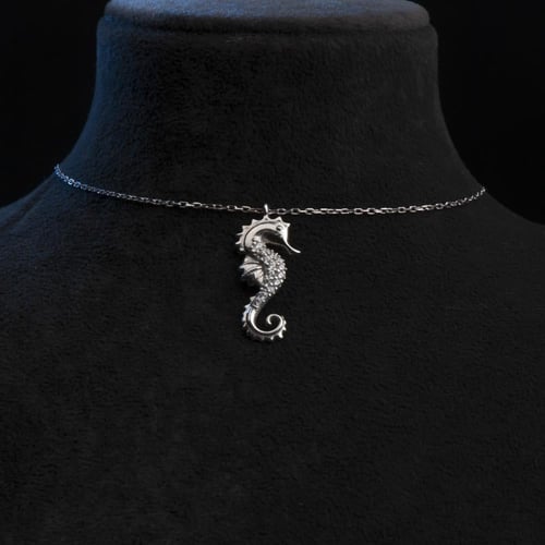 سلسال فضة عيار 925 بتصميم حصان البحر