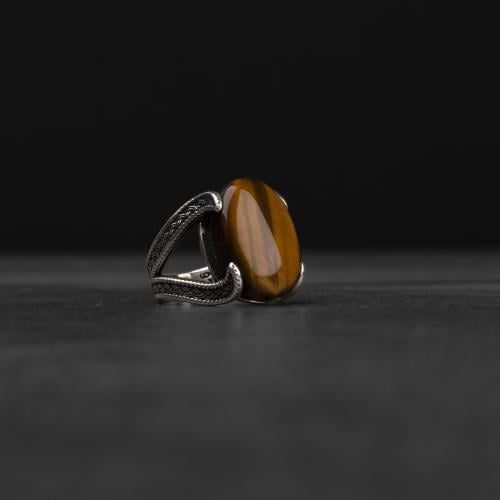 خاتم رجالي فضة بحجر عين النمر بتصميم أنيق