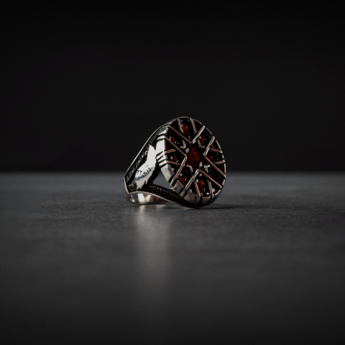 خاتم رجالي فضة استرليني مزين بأحجار زركون حمراء