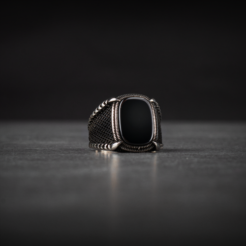 خاتم رجالي فضة استرليني مزين بحجر أونيكس أسود