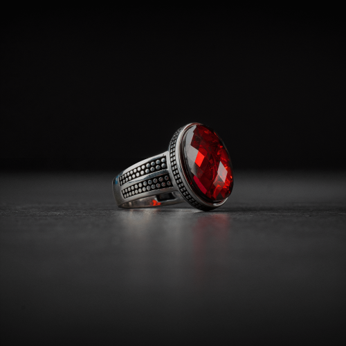 خاتم رجالي أنيق فضة إيطالي مزين بحجر زركون أحمر
