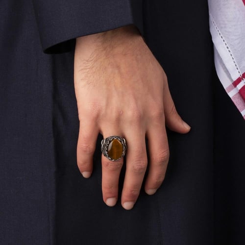 خاتم رجالي فضة بحجر عين النمر بتفاصيل دقيقة