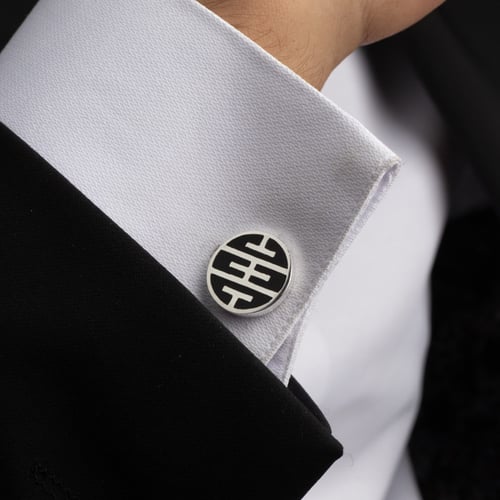 كبك رجالي فضة مع تصميم خطوط فخم