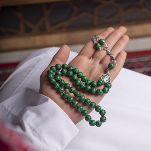 سبحة بحجر ملاكيت مع شكة فضة 10 مل