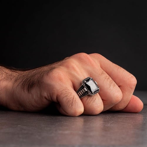 خاتم رجالي فضة استرليني مزين بحجر زركون أسود