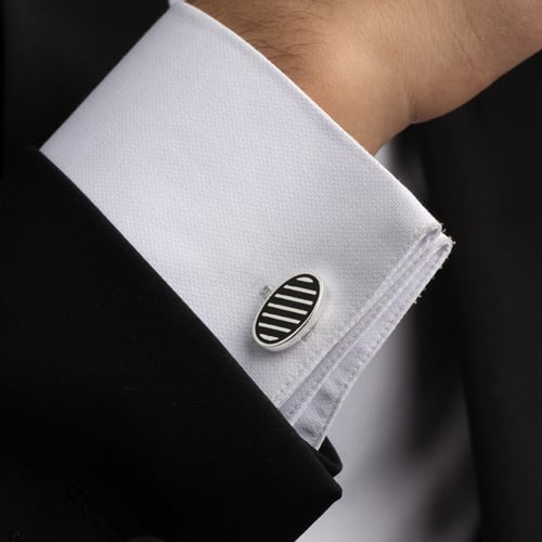 كبك رجالي فضة مع تصميم خطوط