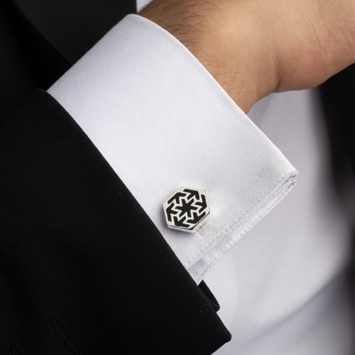 كبك رجالي فضة مع تصميم زخرفي