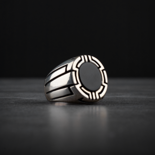 خاتم رجالي فضة استرليني مزين بحجر أونيكس أسود