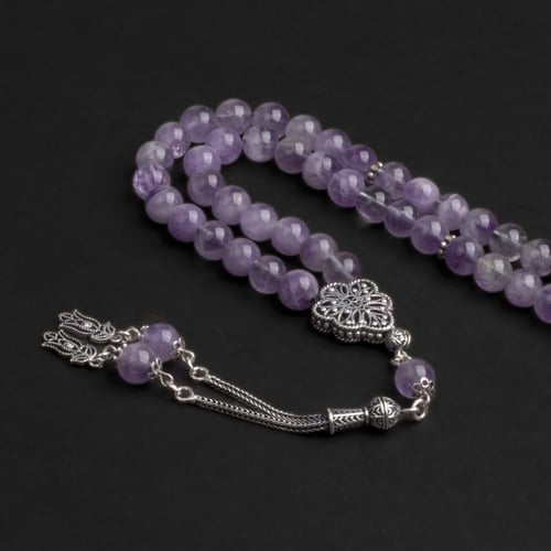 سبحة بحجر الجمشت البنفسجي مع شكة فضة 8مل