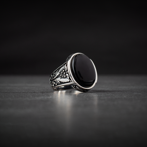 خاتم رجالي فضة استرليني مزين بحجر أونيكس أسود