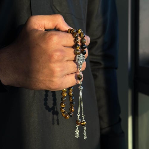 سبحة بحجر عين النمر مع شكة فضة 8 مل