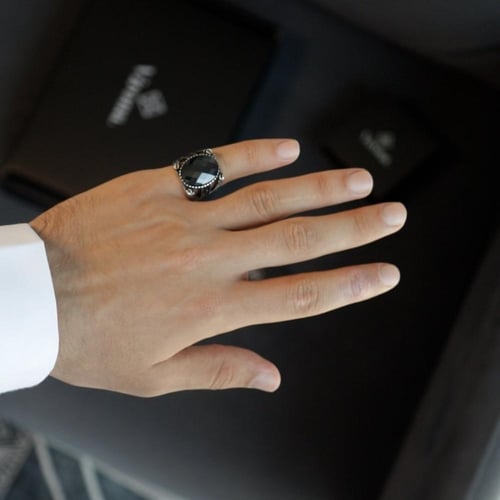 خاتم رجالي فضة مزين بحجر الزركون الأسود