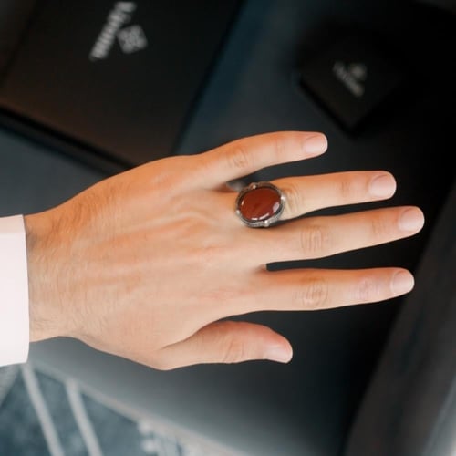 خاتم رجالي فضة مزين بحجر عقيق أحمر