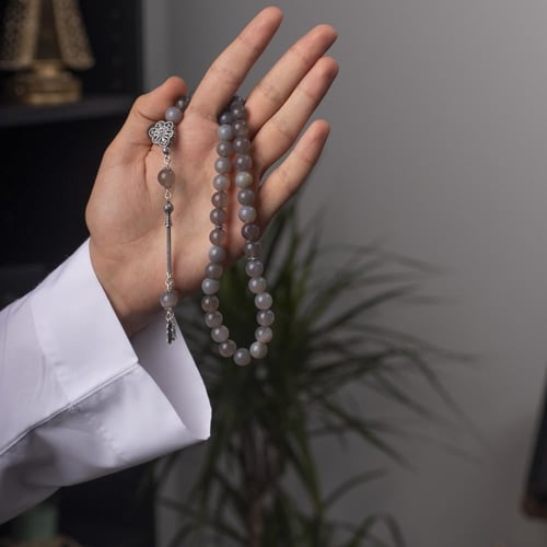 سبحة بحجر عقيق رمادي مع شكة فضة 10 مل