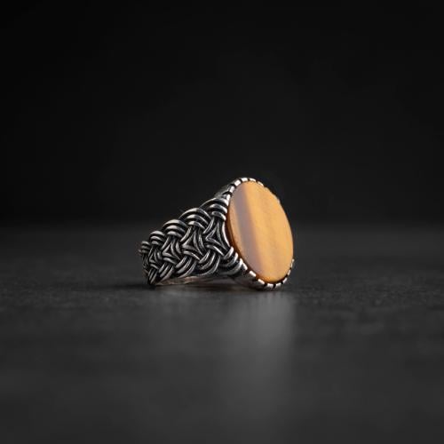 خاتم رجالي فضة بحجر عين النمر بتصميم متشابك فريد
