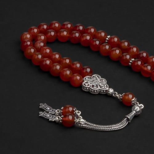 سبحة بحجر عقيق أحمر مع شكة فضة 8مل