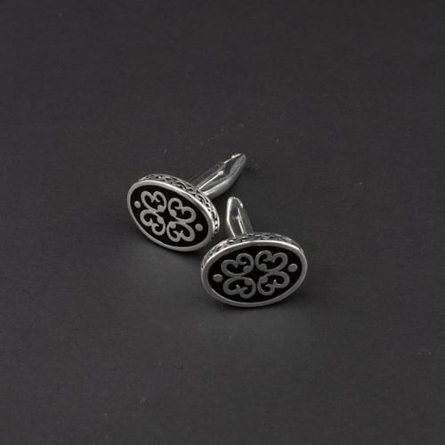 كبك رجالي فضة مع تصميم زخرفي