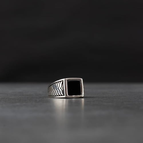 خاتم رجالي فضة استرليني مزين بحجر أونيكس أسود ل ال...