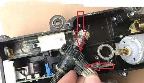 ترس صغير البريك الالكتروني EPB المونيوم