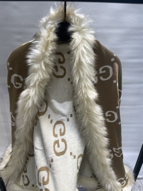 سكارف Gucci