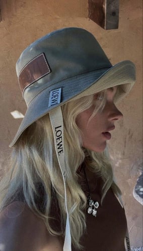 قبعة باكِت” Loewe