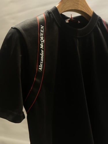 تيشيرت ألكسندر ماكوين