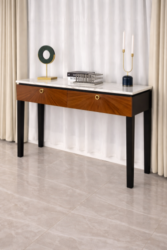 كونسول مميز