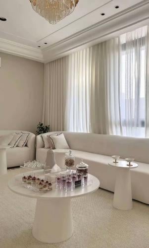 طقم طاولة ضيافة وايت