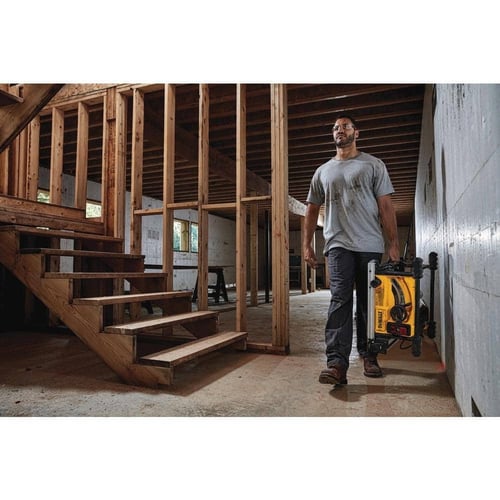 منشار طاولة من شركة ديوالت