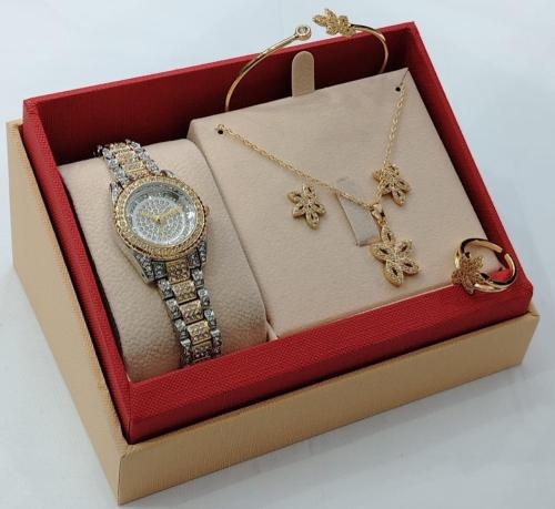 طقم نسائي زركون ماركه ريفولي جوده ممتازه M1127513