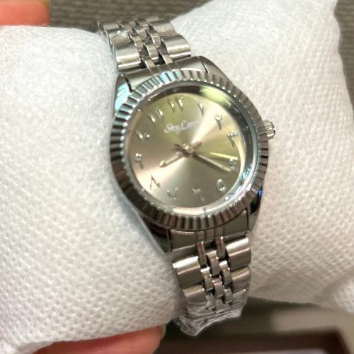 ساعة أطفال شبيه رولكس بأرقام عربية عصرية ،طلاء عال...