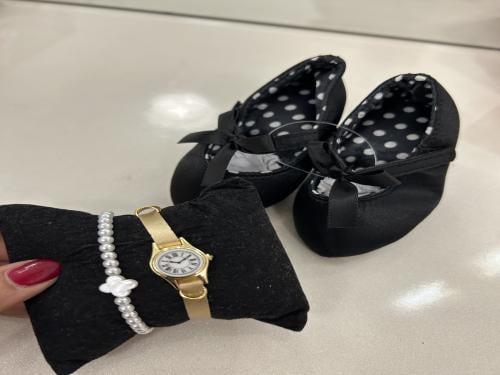 3 قطع من طقم المولود الجديد ،سوار فان كليف ,ساعة ج...