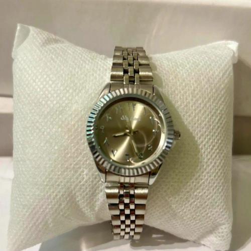 ساعة أطفال شبيه رولكس بأرقام عربية عصرية ،طلاء عال...