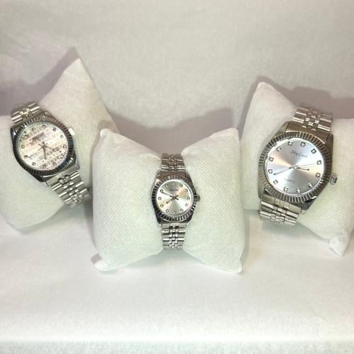 3 قطع ساعات من طقم العائلة ,ساعة الطفل , ساعة الأب...