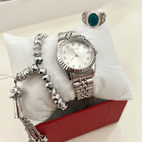 3 قطع من مجموعة الطفل المدلل ,سبحة ,خاتم ,ساعة يد...