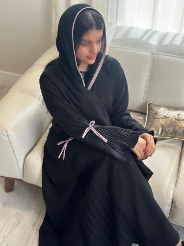 عباية لينا