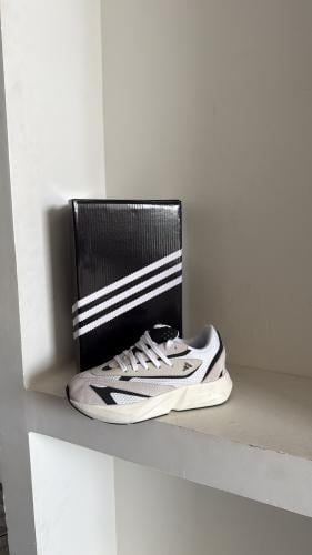 Women’s shoes