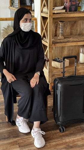 عباية سفر لون (اسود ) 209