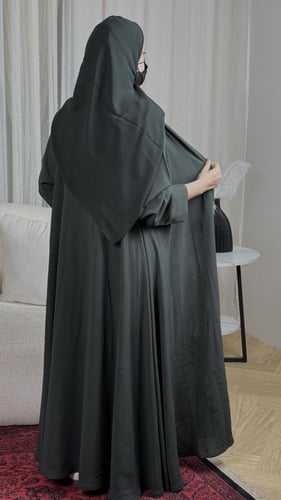 عباية بفستان داخلي زيتي كلوش