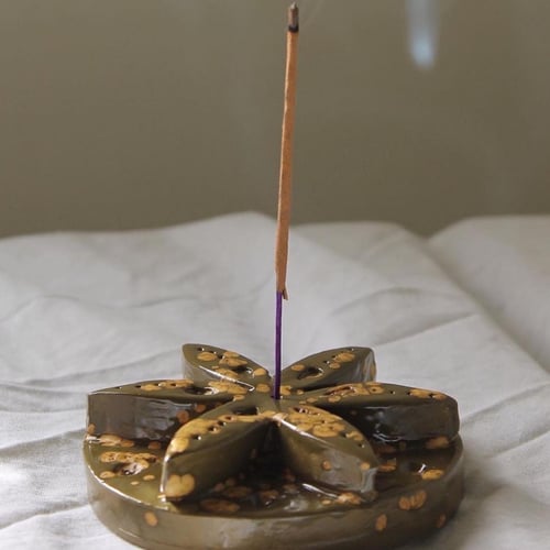 الزهرة النجدية ( مبخرة ) - بني