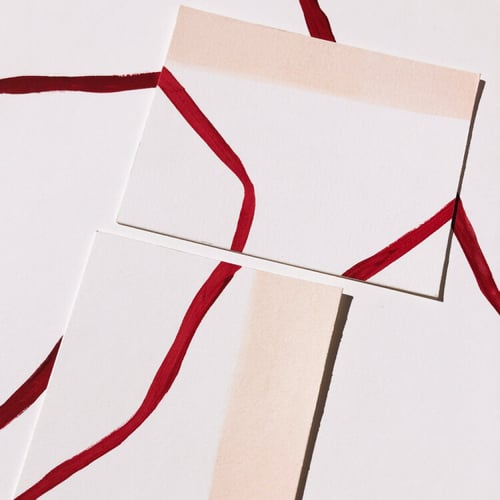 بطاقة تهنئة مرسومة باليد- ألوان متداخلة