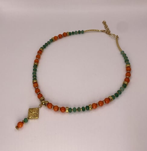 عقد مرجان مع زمرد طبيعي 1