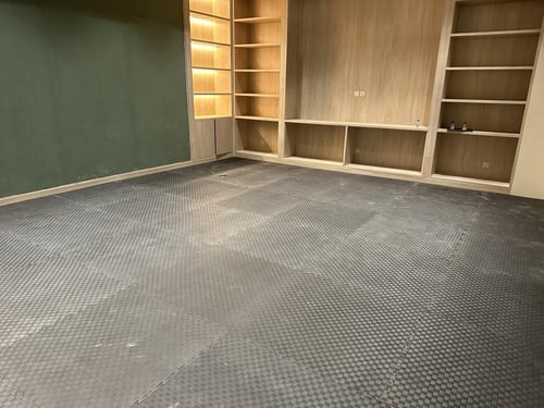 ارضيات نادي فوم